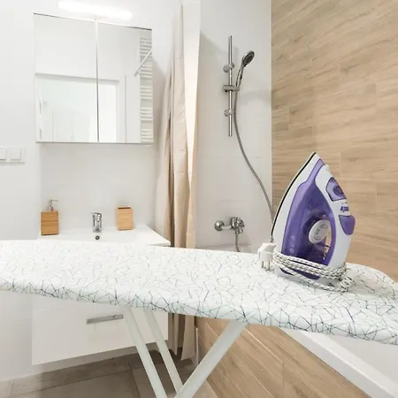 Superapart Rydygiera, Pet-friendly With Patio & Self Check-in Varšava