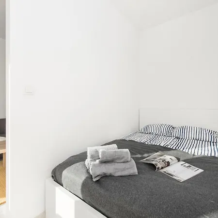 Superapart Rydygiera, Pet-friendly With Patio & Self Check-in