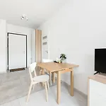 Superapart Rydygiera, Pet-friendly With Patio & Self Check-in